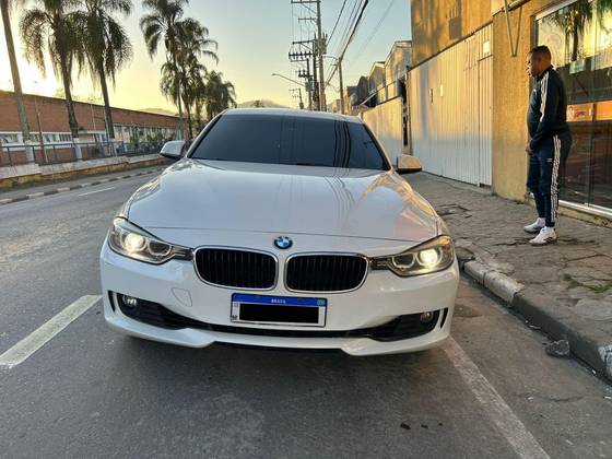 BMW 320i 2.0 16V TURBO ACTIVE FLEX 4P AUTOMÁTICO BMW 320i 2.0 16V TURBO ACTIVE FLEX 4P AUTOMÁTICO
